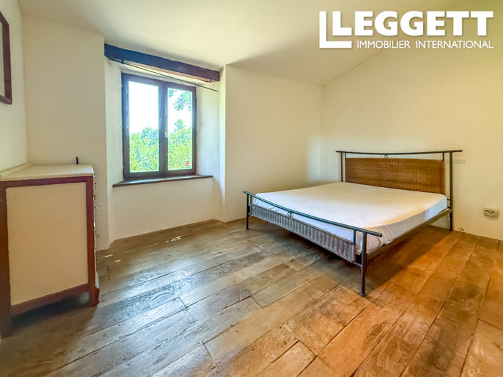 Image No.10-3 Bed House for sale