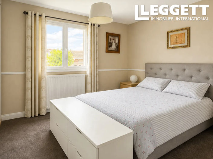 Image No.7-4 Bed House for sale