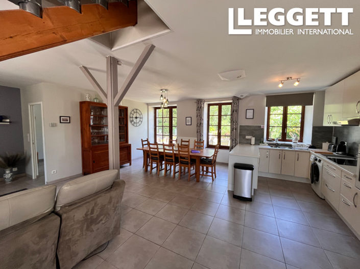 Image No.6-12 Bed House for sale