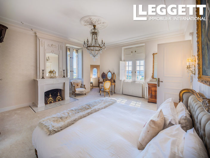 Image No.8-17 Bed Chateaux for sale