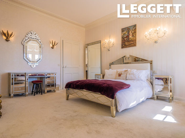 Image No.9-17 Bed Chateaux for sale