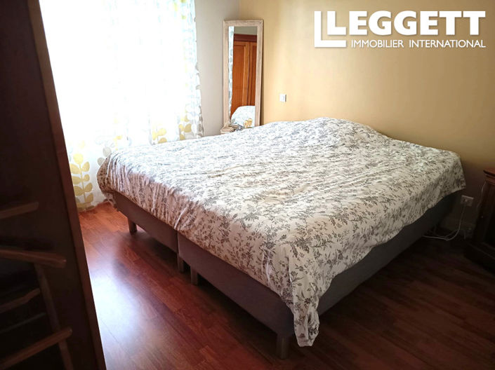 Image No.6-4 Bed House for sale