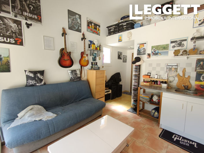 Image No.10-3 Bed House for sale