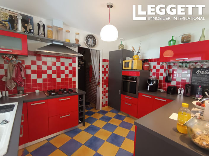 Image No.6-3 Bed House for sale