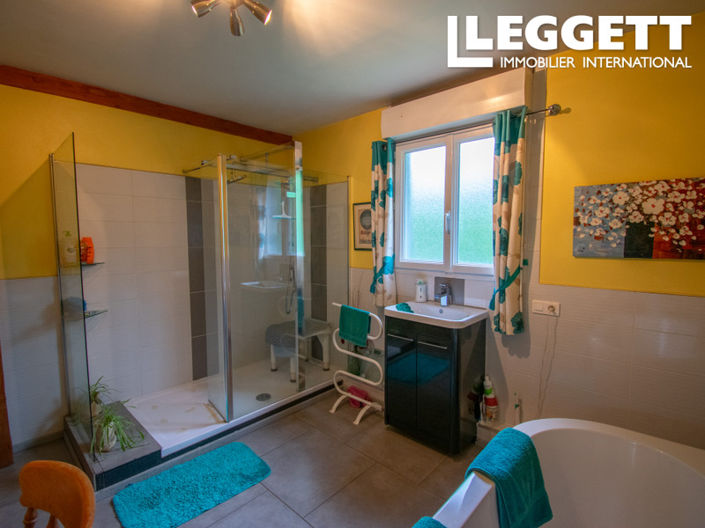 Image No.6-4 Bed House for sale