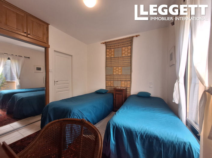 Image No.10-3 Bed House for sale