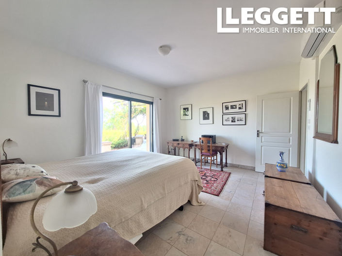 Image No.6-3 Bed House for sale