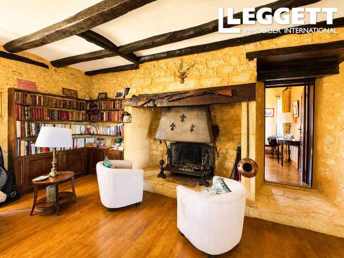 Image No.7-8 Bed House for sale