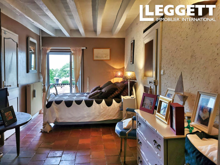 Image No.8-4 Bed House for sale