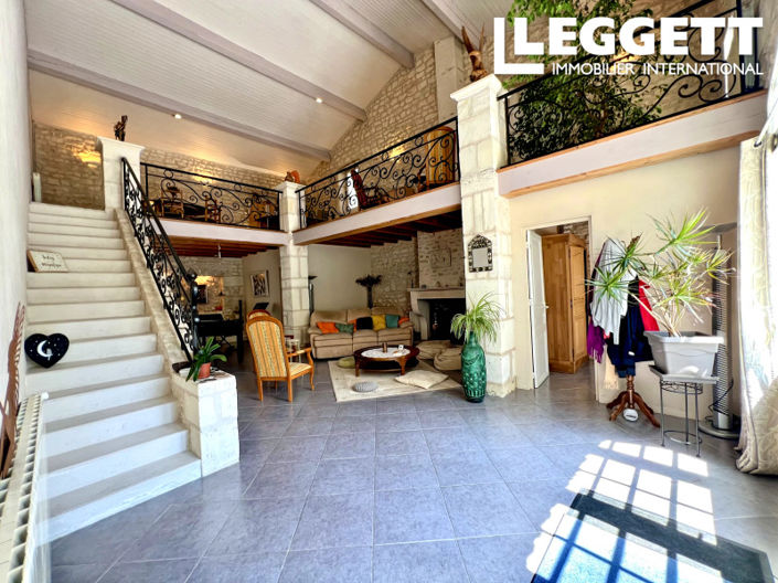 Image No.9-7 Bed House for sale