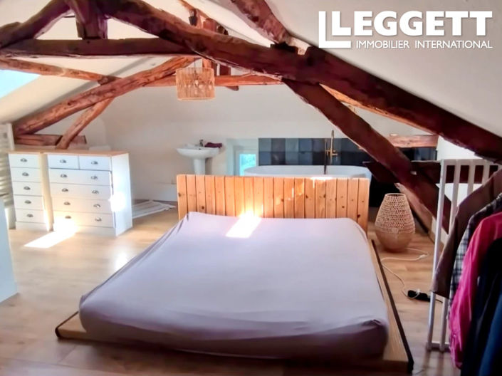 Image No.9-3 Bed House for sale