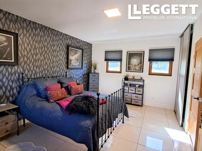 Image No.6-4 Bed House for sale