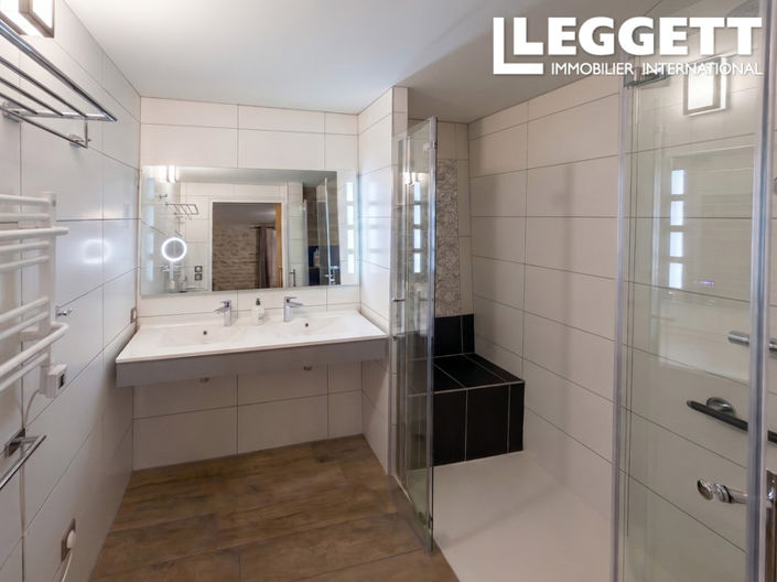 Image No.6-7 Bed House for sale
