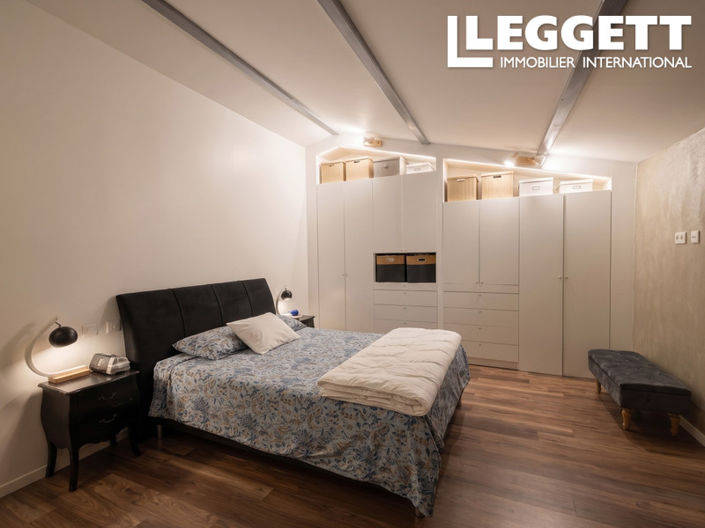 Image No.8-7 Bed House for sale