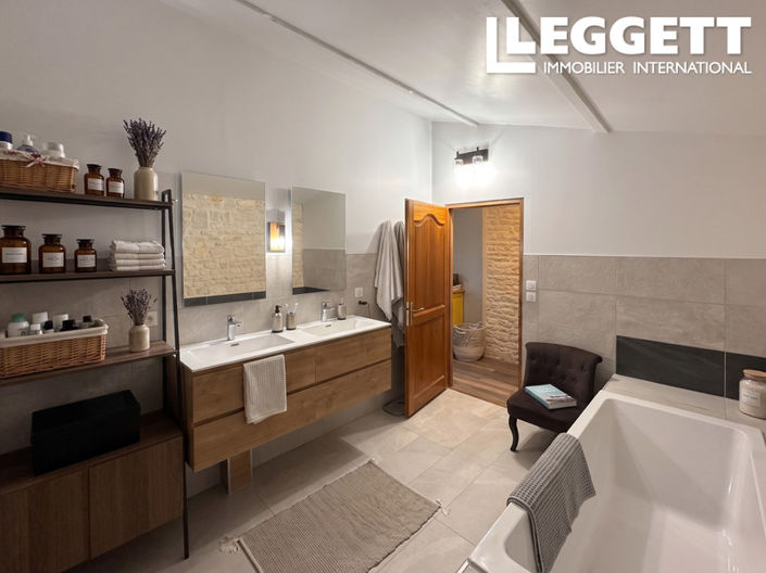 Image No.9-7 Bed House for sale