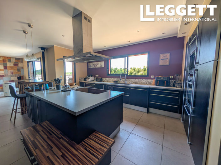 Image No.7-5 Bed House for sale
