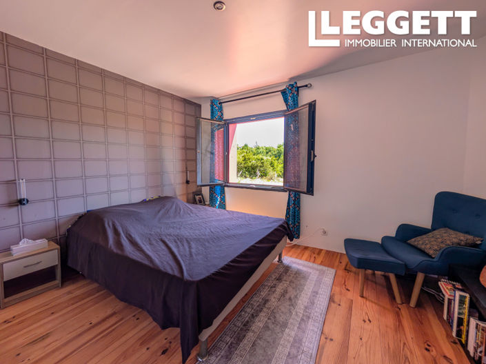 Image No.9-5 Bed House for sale