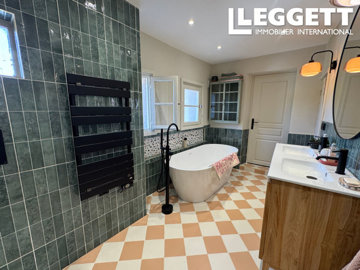 ahr0chm6ly9jzg4uagvzdglhlmltbw8vaw1hz2uvvevom