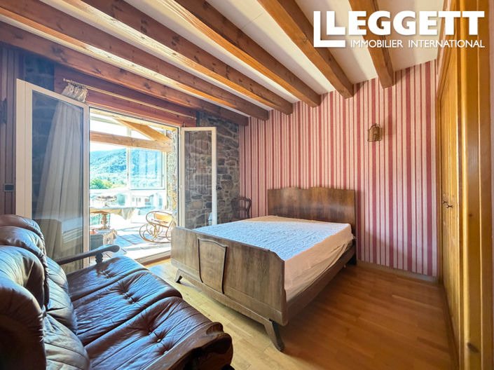 Image No.6-3 Bed House for sale
