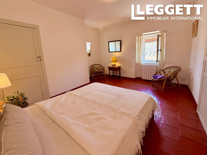Image No.8-4 Bed House for sale
