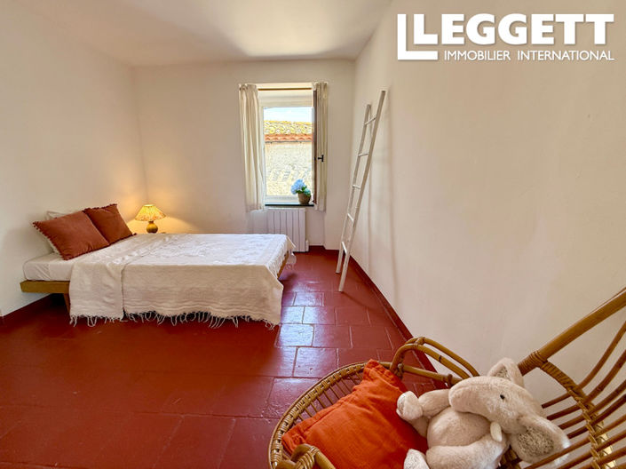 Image No.9-4 Bed House for sale