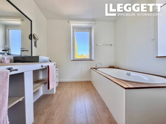 Image No.9-3 Bed House for sale