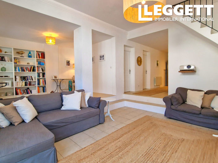 Image No.3-3 Bed House for sale