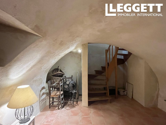 Image No.6-2 Bed House for sale