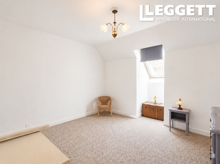 Image No.7-6 Bed House for sale