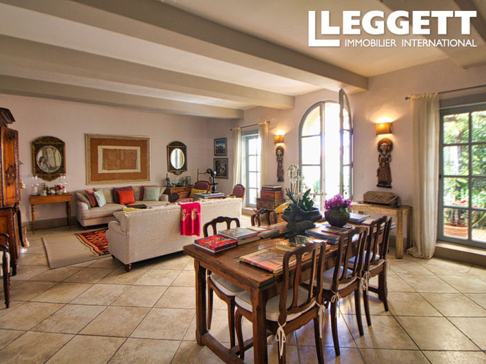 Image No.8-5 Bed House for sale