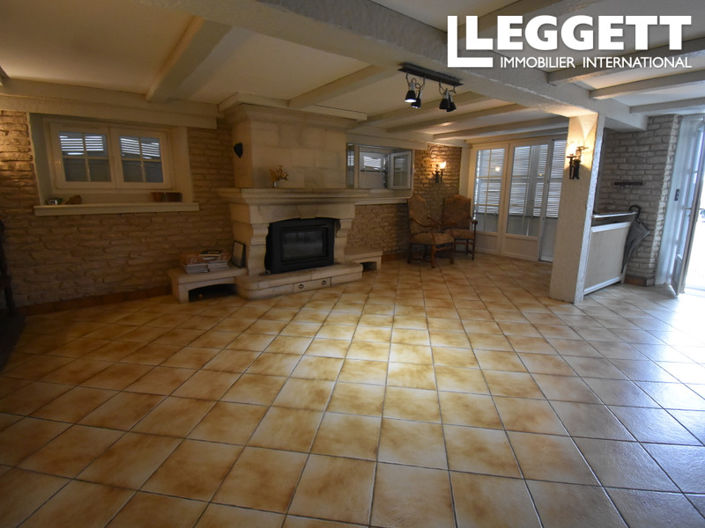 Image No.10-3 Bed House for sale