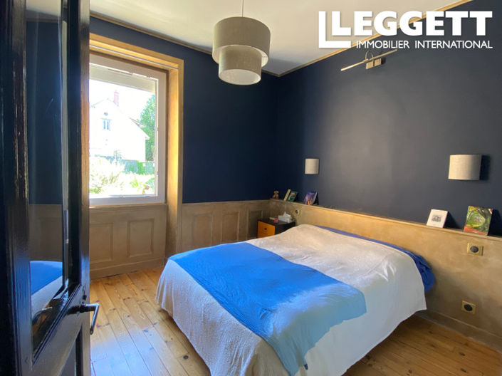 Image No.6-4 Bed House for sale