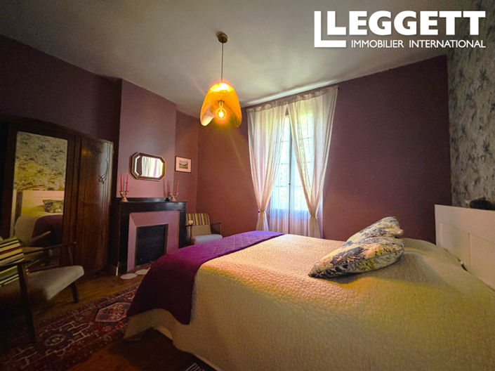 Image No.7-5 Bed House for sale
