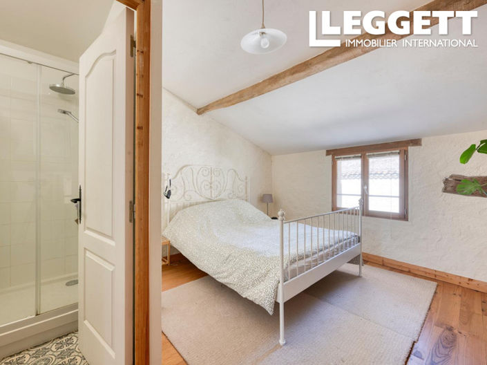 Image No.6-9 Bed House for sale
