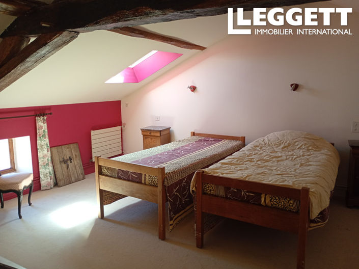 Image No.9-5 Bed House for sale