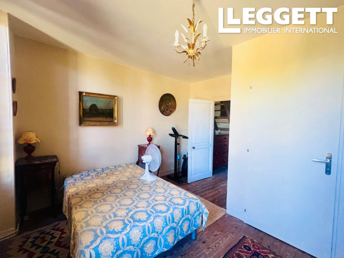 Image No.10-2 Bed House for sale