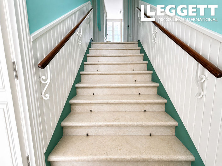Image No.3-5 Bed House for sale
