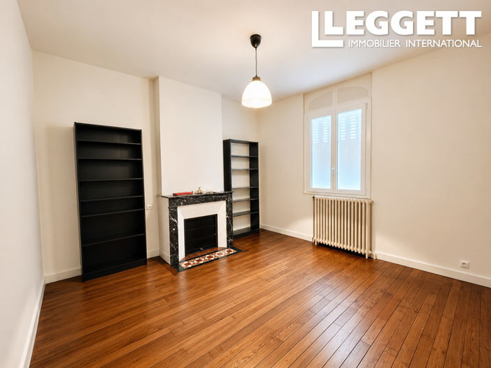 Image No.8-5 Bed House for sale