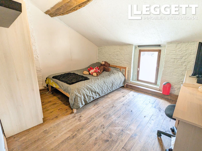 Image No.8-18 Bed House for sale