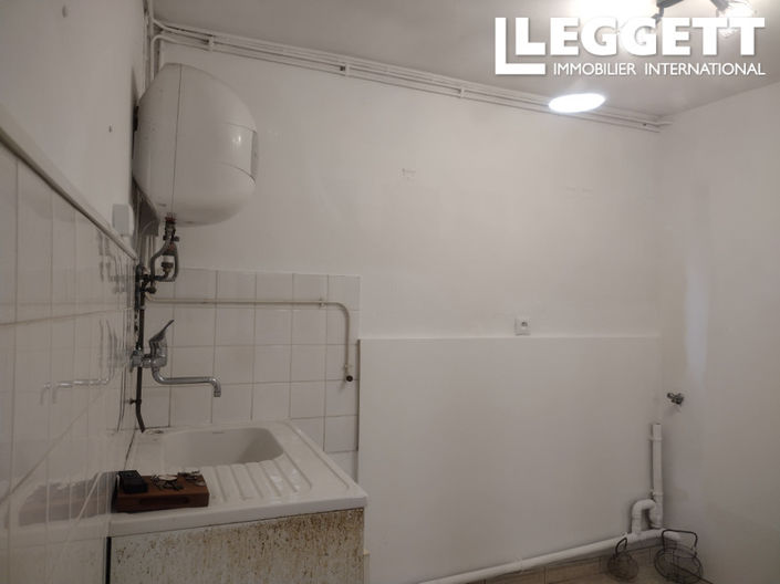 Image No.5-2 Bed House for sale