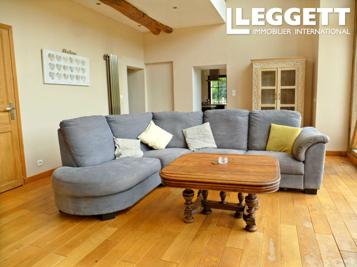 Image No.6-5 Bed House for sale