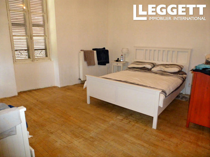 Image No.8-5 Bed House for sale
