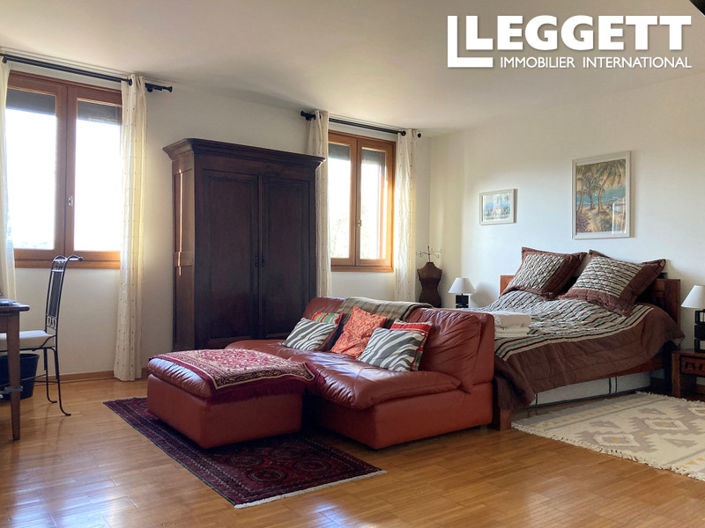 Image No.10-5 Bed House for sale