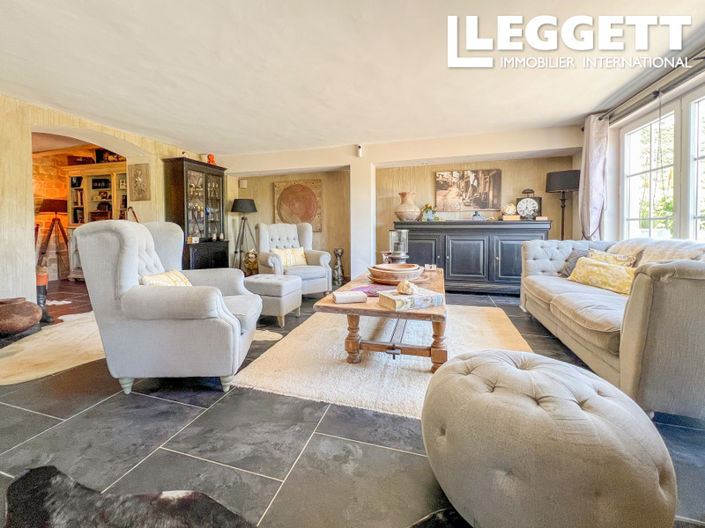 Image No.7-6 Bed House for sale