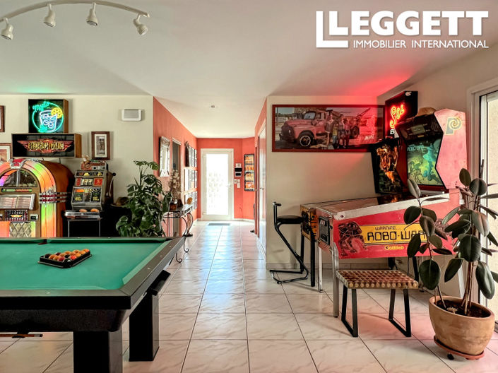 Image No.6-4 Bed House for sale
