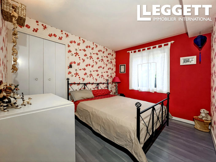 Image No.8-4 Bed House for sale