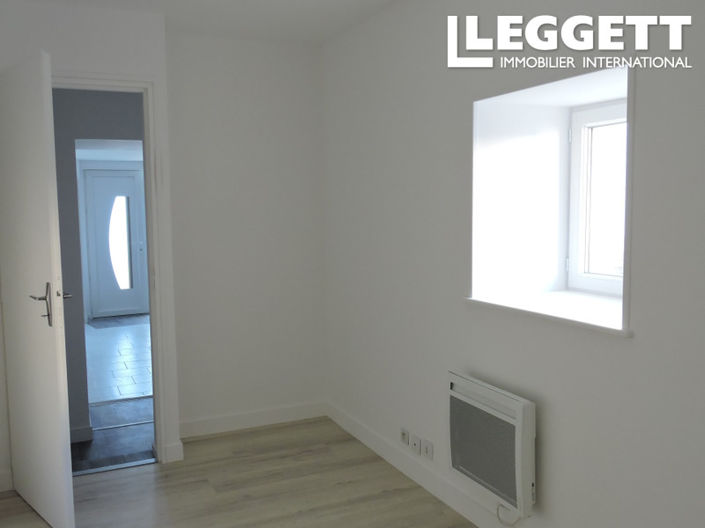 Image No.10-3 Bed House for sale