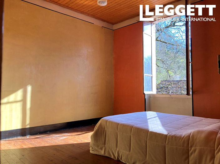 Image No.9-5 Bed House for sale