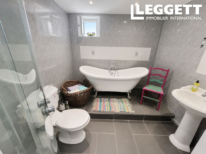 Image No.9-3 Bed House for sale