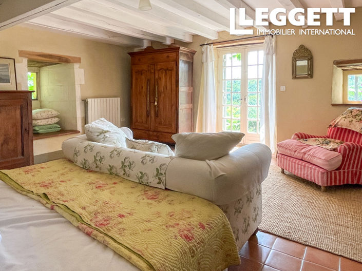 Image No.8-7 Bed House for sale